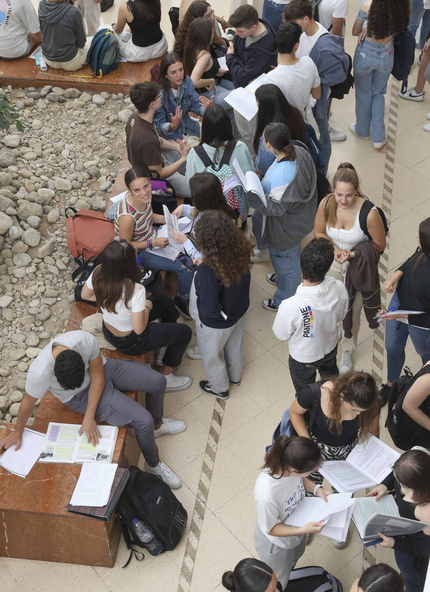Primer día de la Selectividad 2023 en la Universidad de Alicante