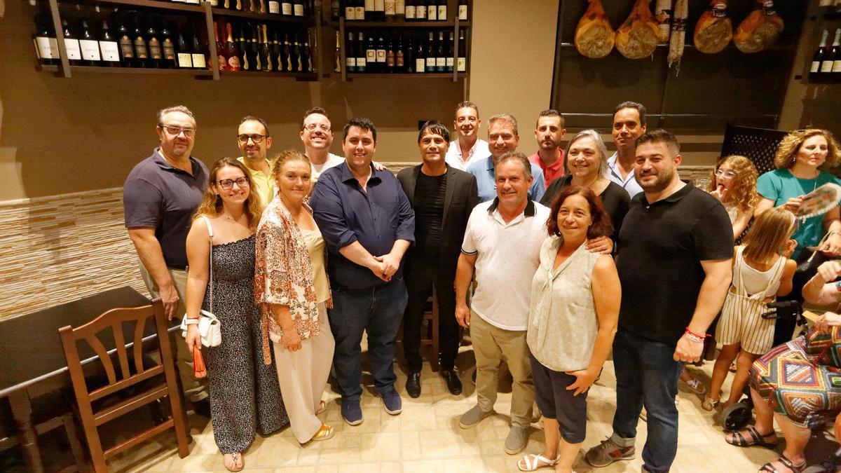 Decenas de invitados se dieron cita en la inauguración de La Bella Napoli Nules y disfrutaron de una degustación de sus especialidades.