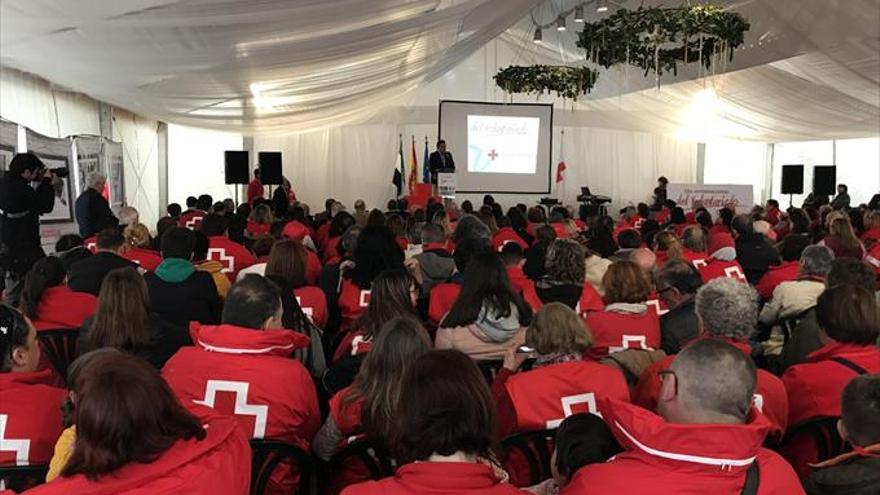 Cruz Roja realza la labor de los voluntarios en un acto