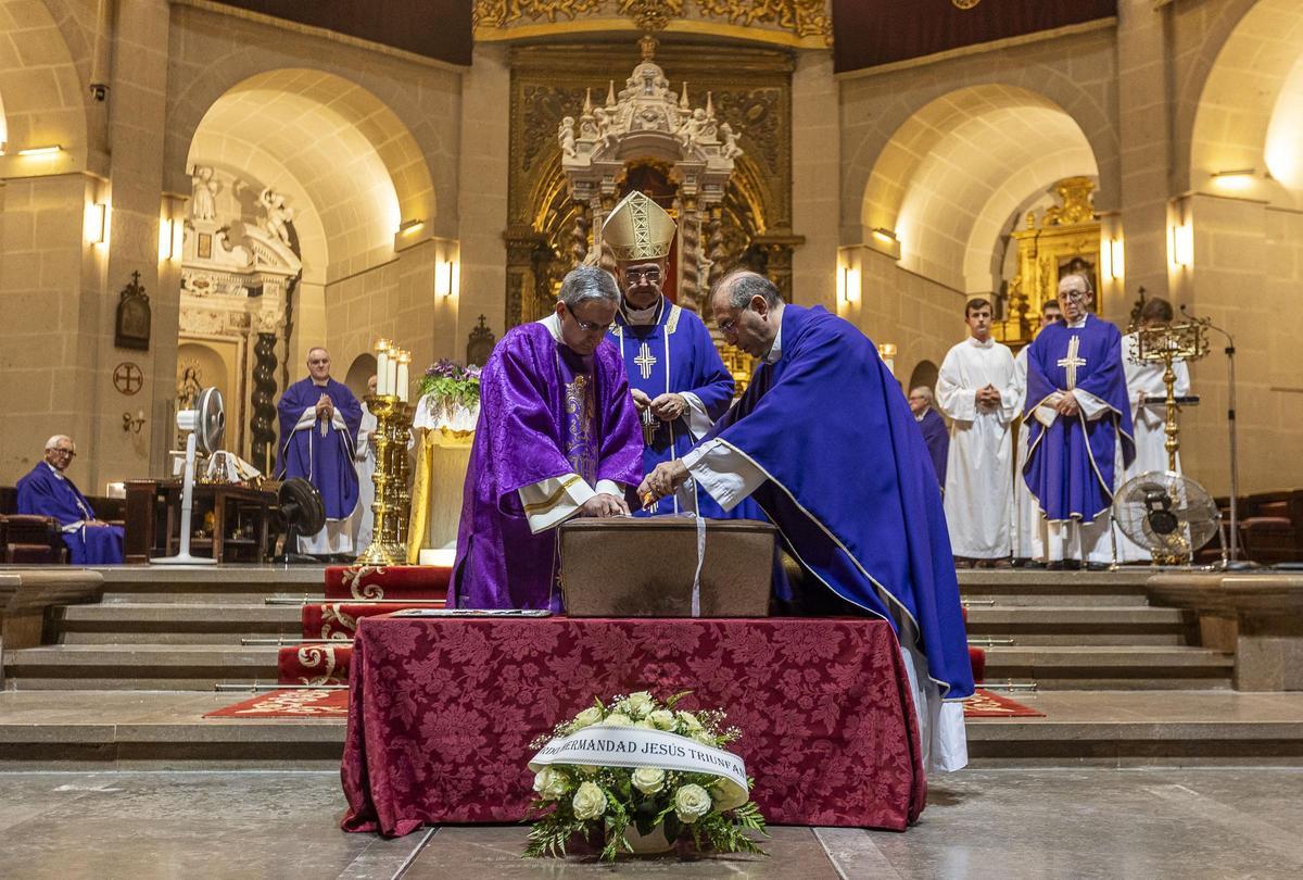 Un momento del acto de precanonización en la Concatedral de San Nicolás