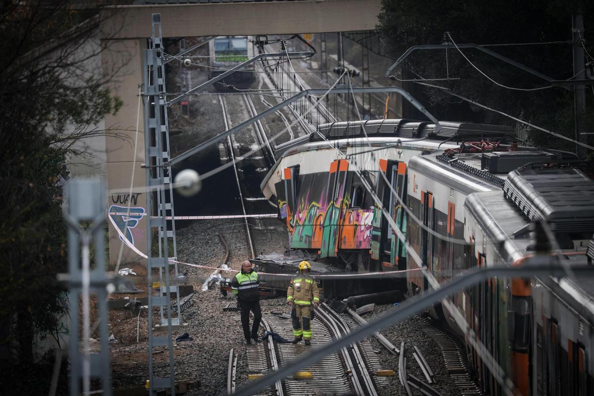 El tren descarrilado en Gelida, la mañana después del accidente
