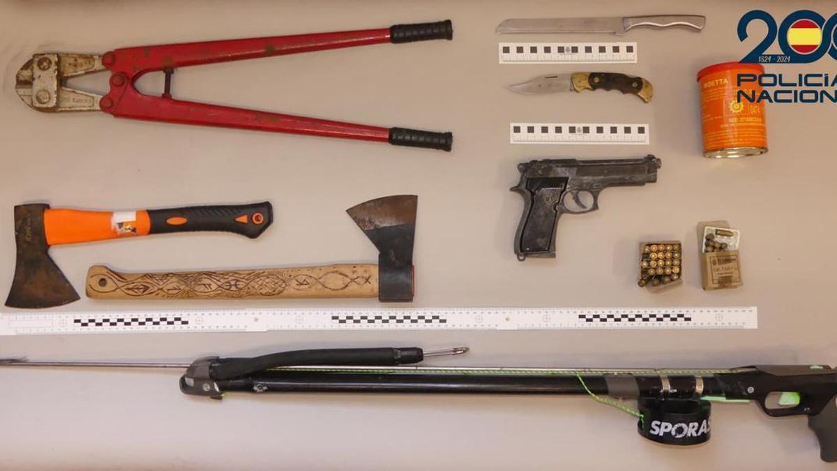 Armas intervenidas al detenido en Menorca.