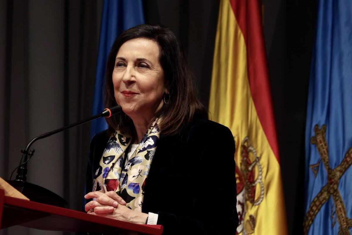 EN IMÁGENES: Margarita Robles recibe la Medalla de Oro de la Cámara de Comercio de Oviedo EN IMÁGENES: Margarita Robles recibe la Medalla de Oro de la Cámara de Comercio de Oviedo
