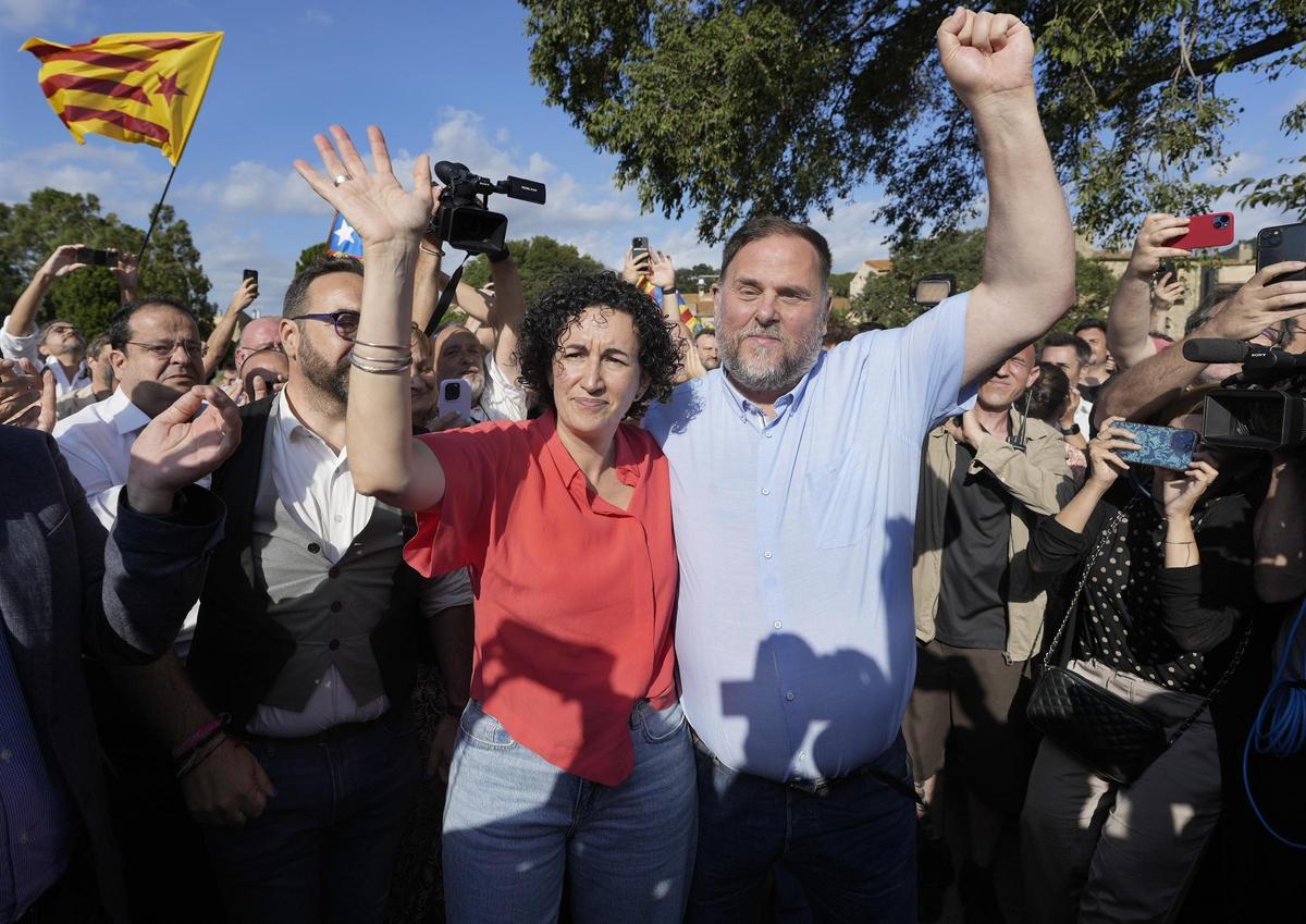 La secretaria general de Esquerra Republicana, Marta Rovira, junto a Oriol Junqueras en Cantallops en su regreso a Catalunya La secretaria general de Esquerra Republicana, Marta Rovira, junto a Oriol Junqueras en Cantallops en su regreso a Catalunya