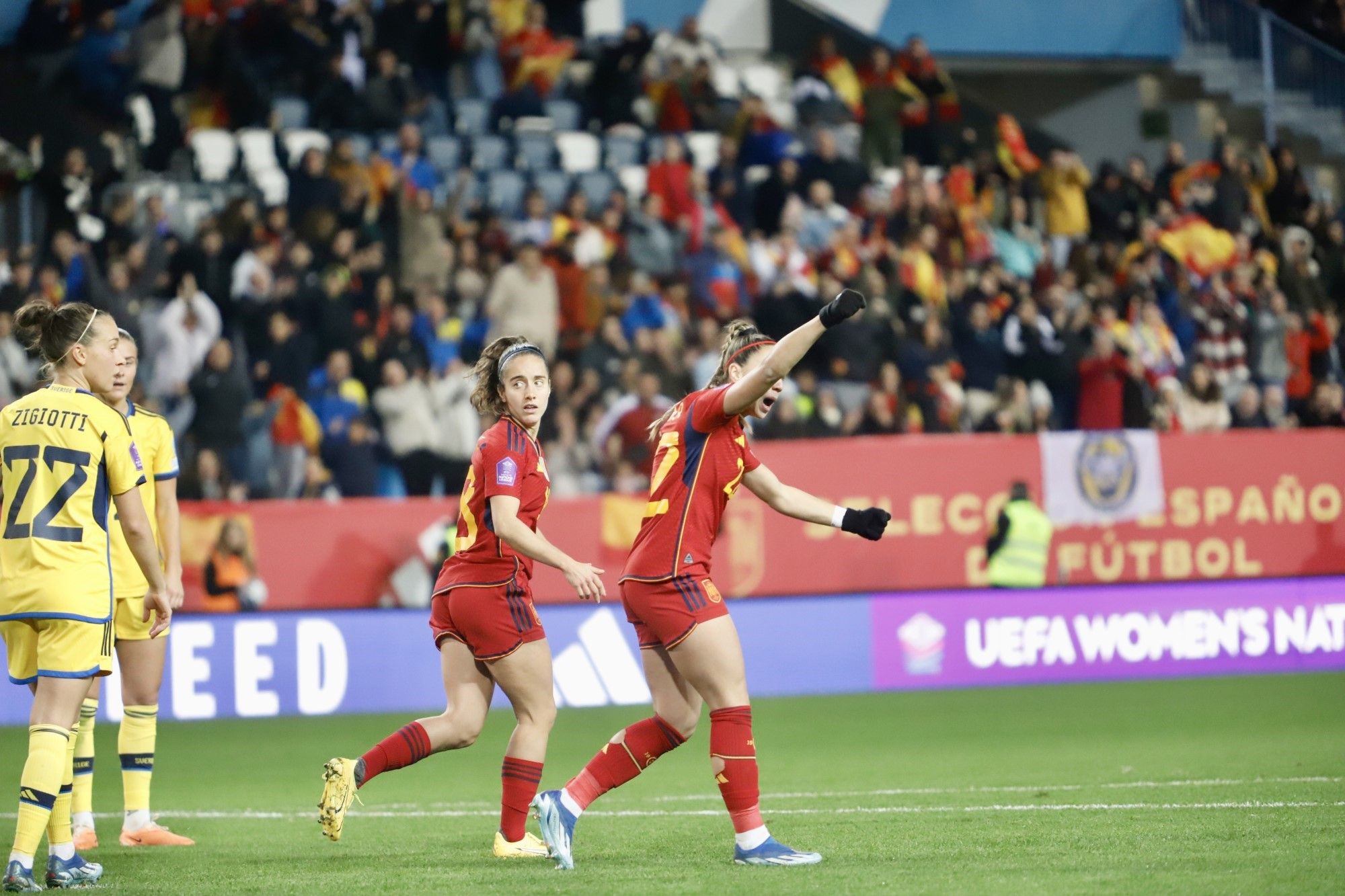 La victoria de la selección femenina de fútbol ante Suecia en La Rosaleda, en imágenes