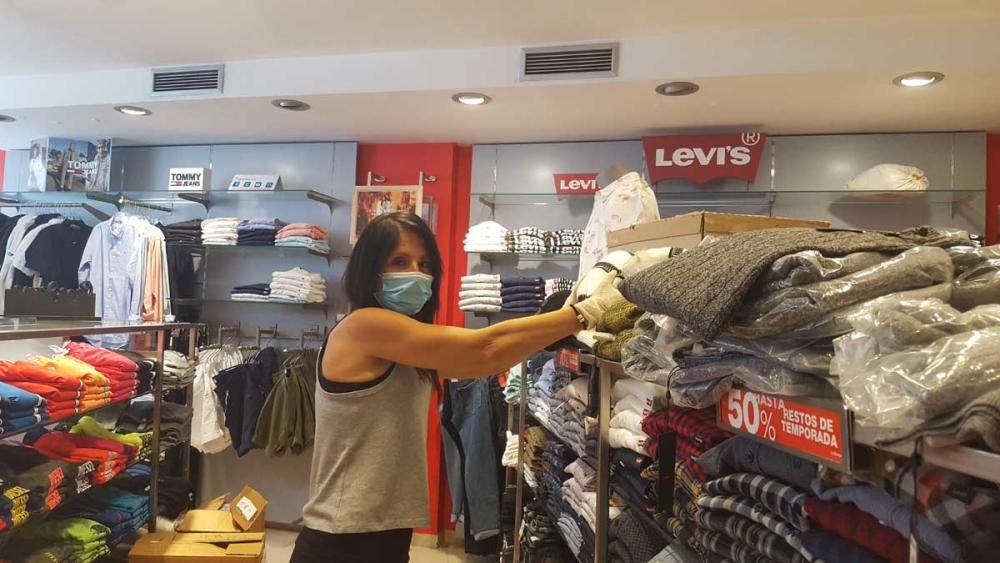 Preparativos para reabrir las tiendas de ropa en Ibiza
