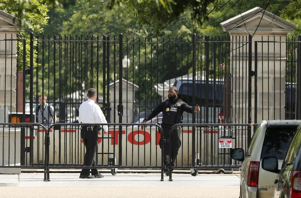 La Casa Blanca se cerró por la alerta causada por un supuesto tiroteo ocurrido en el exterior de las instalaciones del complejo presidencial.