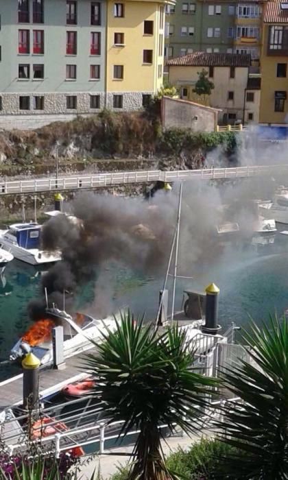 Dos heridos al explotar una lancha en el puerto de Llanes