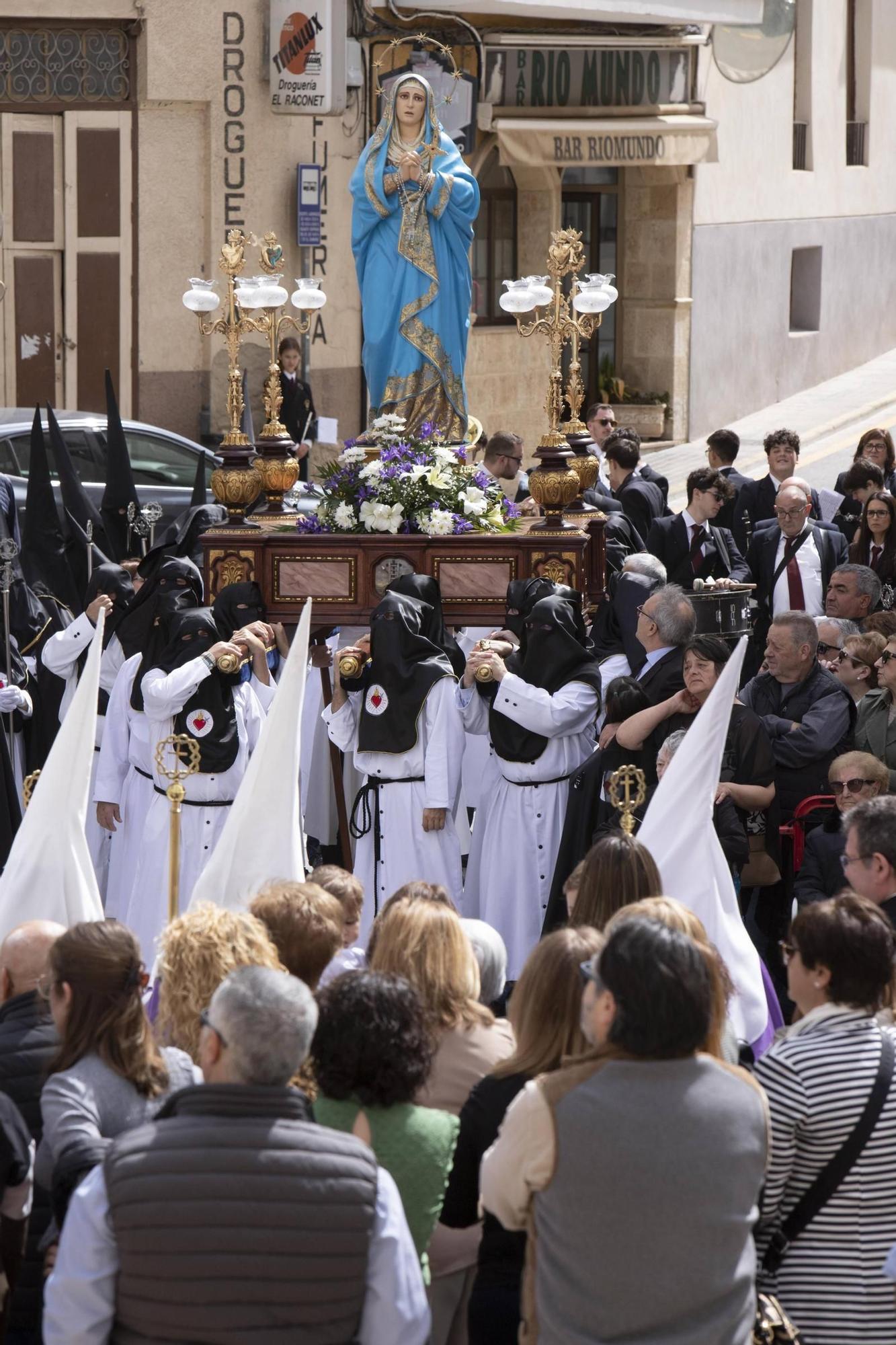 Las procesiones de Semana Santa toman las calles de Ontinyent