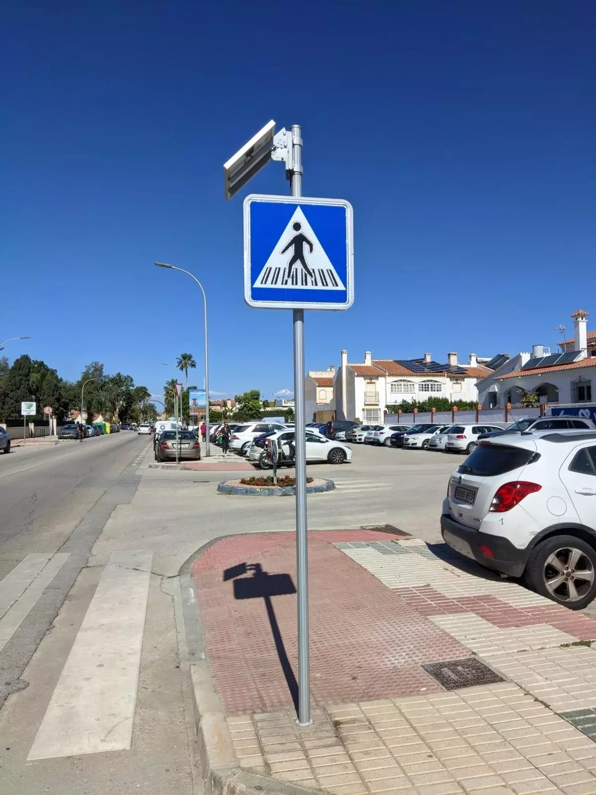 Rincón instala señales de pasos de peatones iluminadas con energía solar en la antigua N-340
