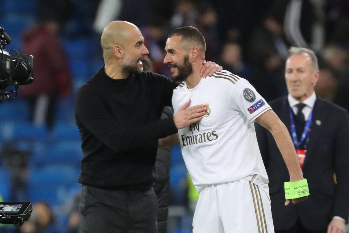 Pep Guardiola y Karim Benzema tras un partido entre Real Madrid y Manchester City.