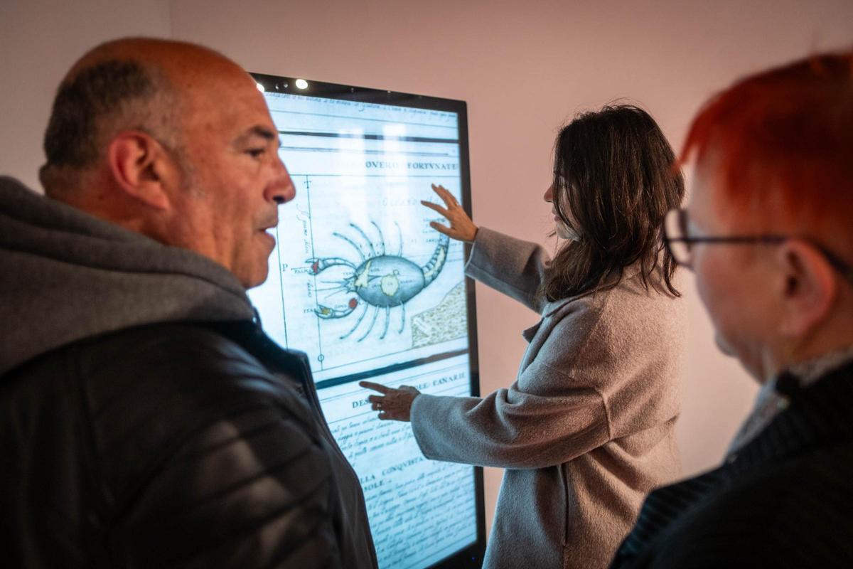 Momentos de la presentación del facsímil de la obra de Torriani en La Casa Anchieta de La Laguna