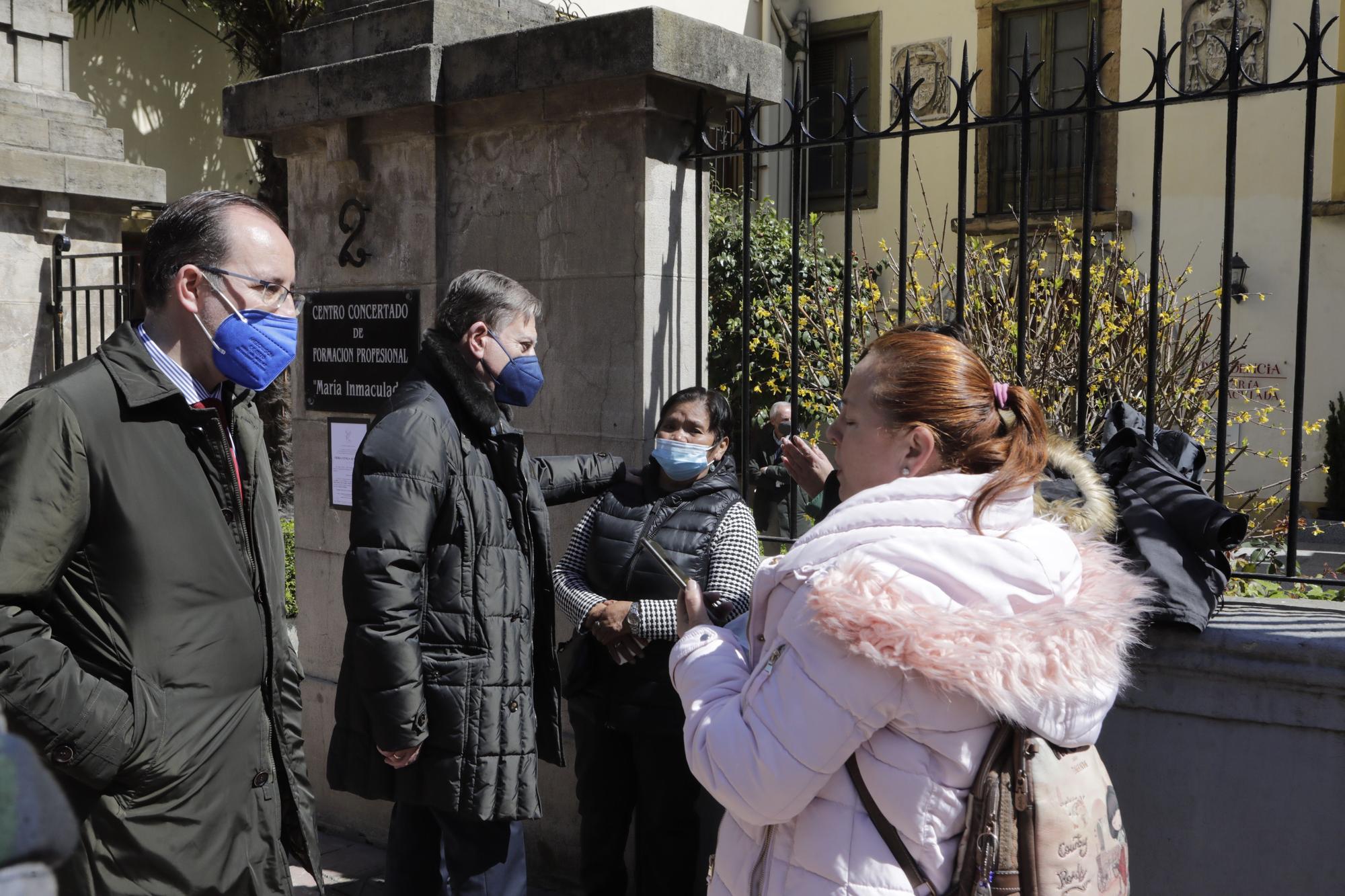 EN IMÁGENES: Capilla ardiente por la adolescente asesinada en Oviedo