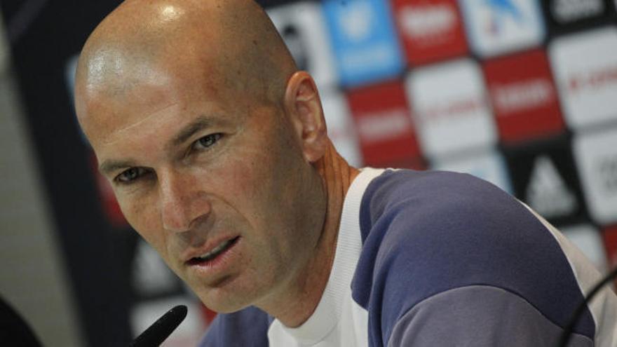 Zidane: "El Real Madrid es un club grande y serio"