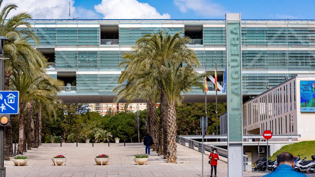 El Ayuntamiento de Benidorm.