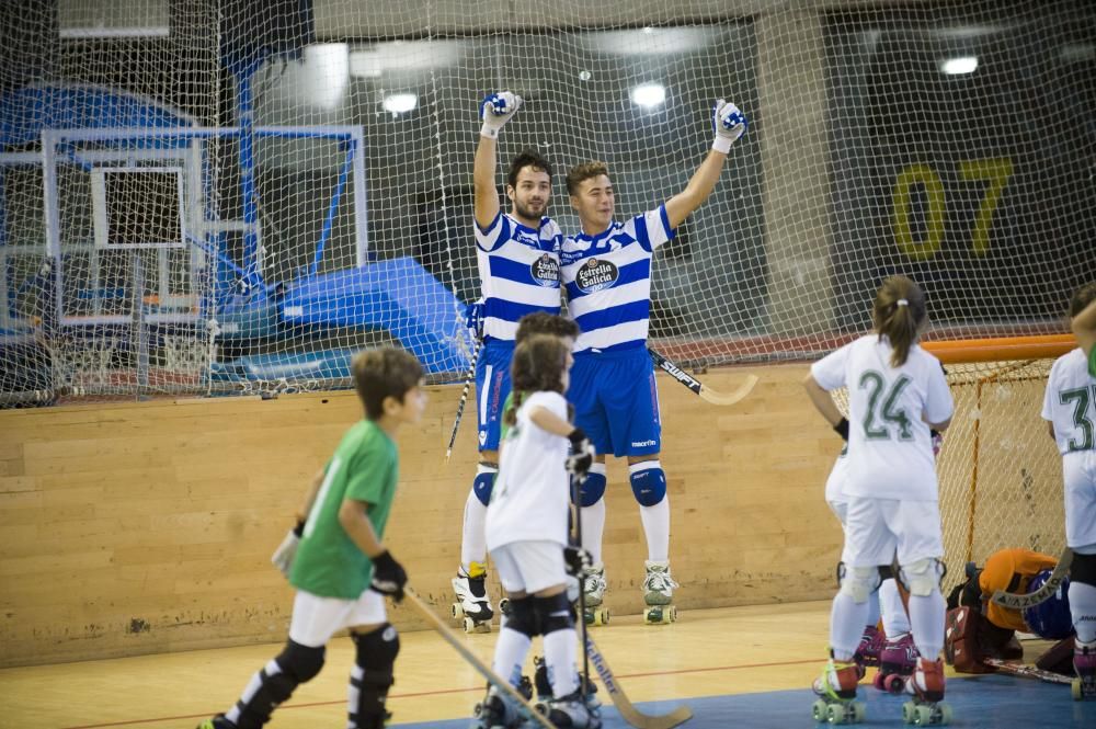 El equipo de hockey sobre patines presenta en el Palacio de los Deportes de Riazor las equipaciones para la temporada. La primera seguirá siendo verdiblanca y la segunda, blanquiazul como la del Dépor