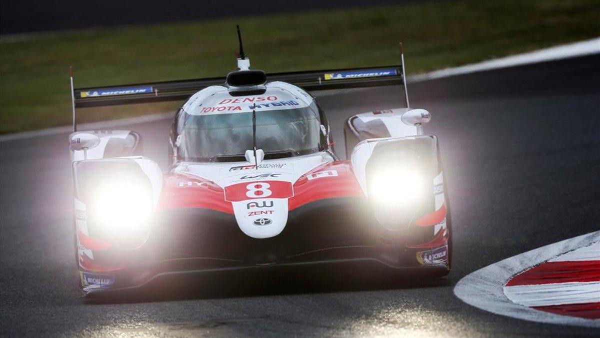 Alonso pilotó el Toyota durante la clasificación