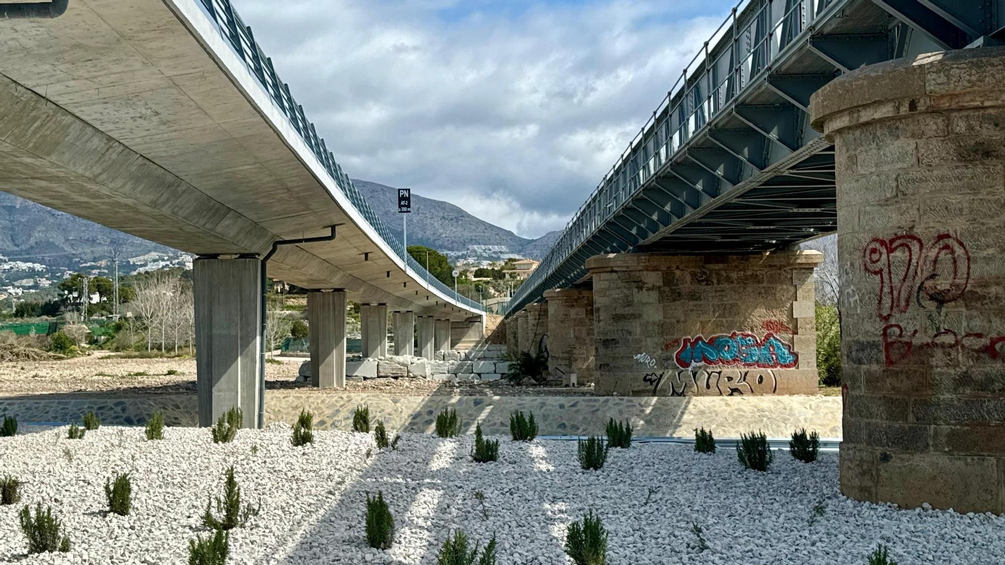 Así es la nueva pasarela peatonal del viaducto sobre el río Algar de Altea