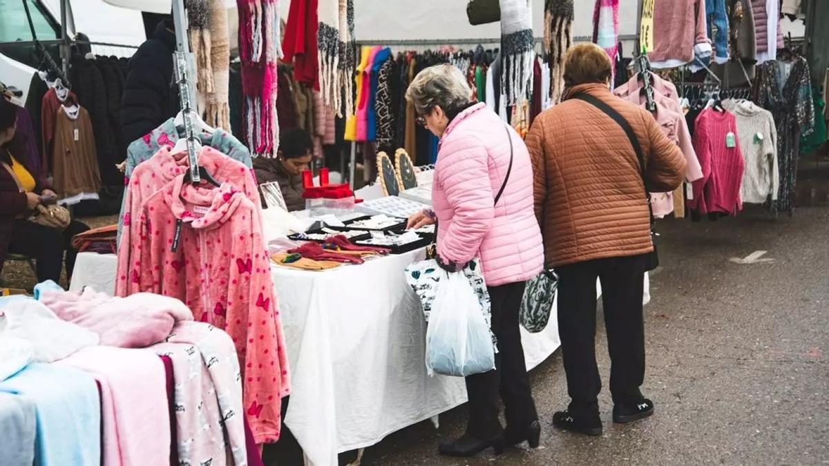 Mercadillo de la capital extremeña.