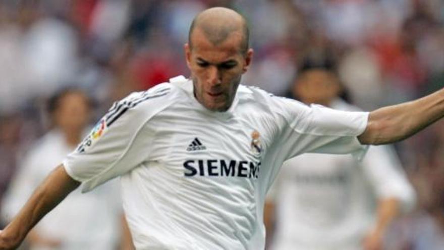 Zidane durante un partido en su etapa en el Real Madrid.