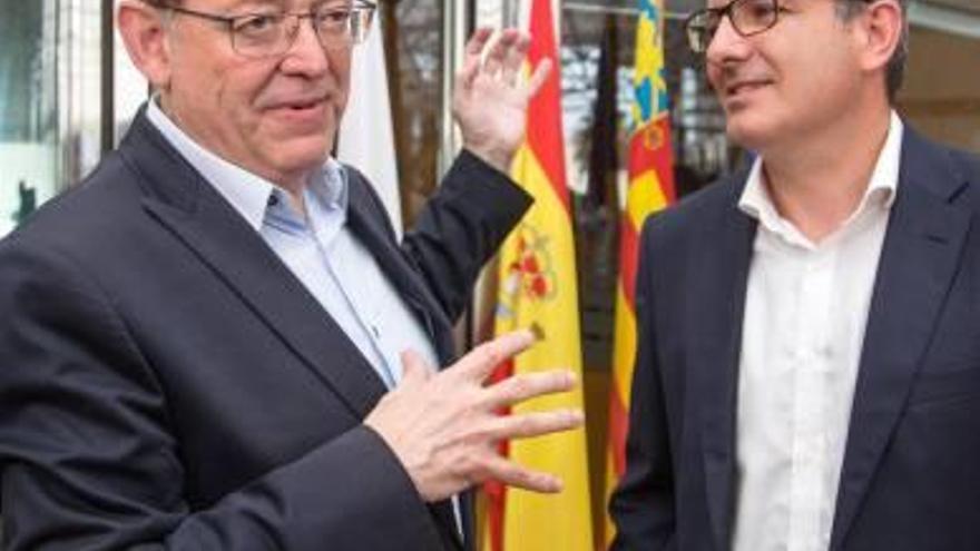 El presidente de la Generalitat y el secretario general del PSOE de Murcia, ayer.