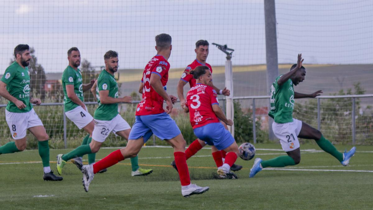 Una acción del Diocesano-Moralo jugado en Cáceres en abril.