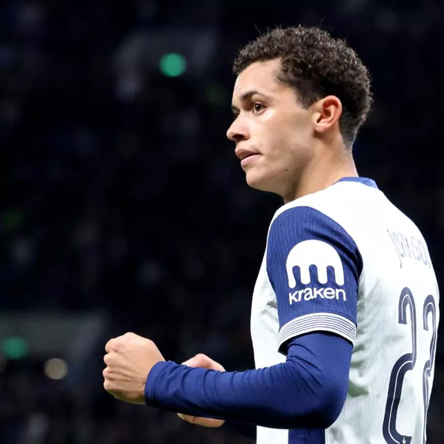 Brennan Johnson (Gales)