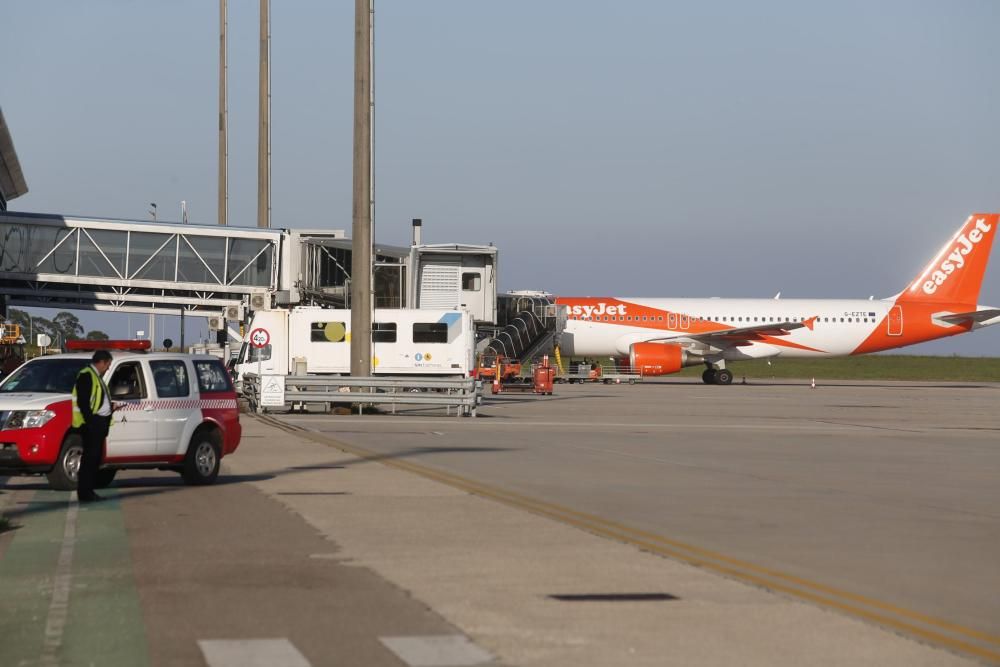 El Aeropuerto de Asturias moderniza su dispositivo antiniebla