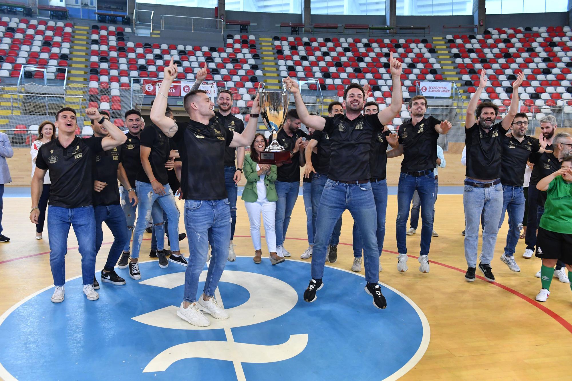 El Liceo celebra el campeonato de liga con la afición en el Palacio de los Deportes de Riazor