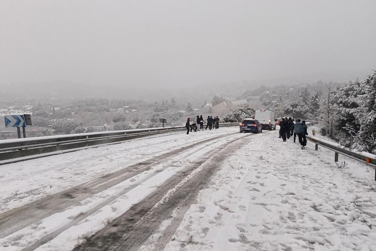 La borrasca Kristin ya ha provocado el corte de varias carreteras.