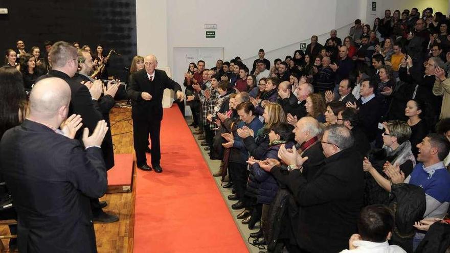 Cuíña (izda.) y Crespo (dcha.), en el bautismo del auditorio como Xosé Fernández. // Bernabé/Javier Lalín