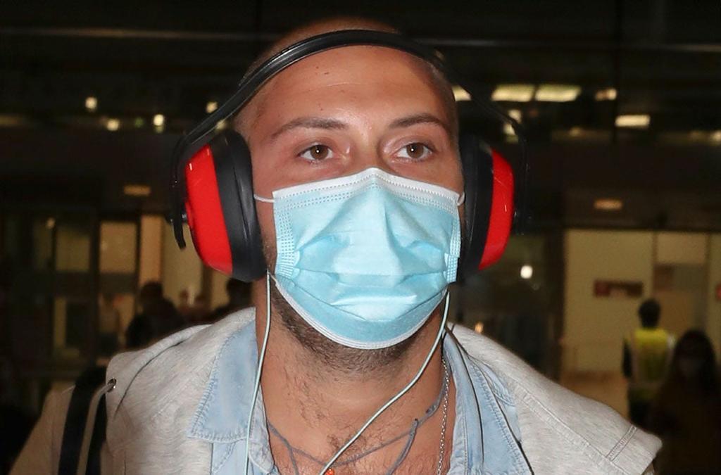 José Antonio Avilés en el aeropuerto