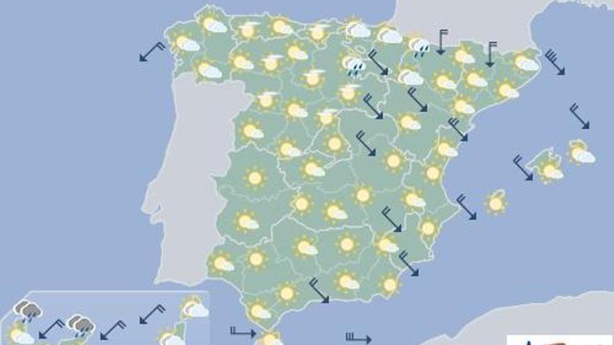 Nubes al norte de Canarias