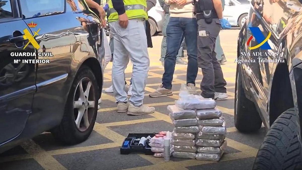 Droga incautada al sospechoso.
