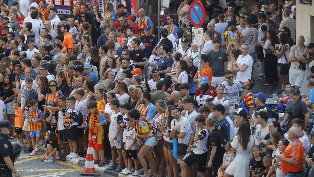 Los aledaños de Mestalla en el Trofeu Taronja