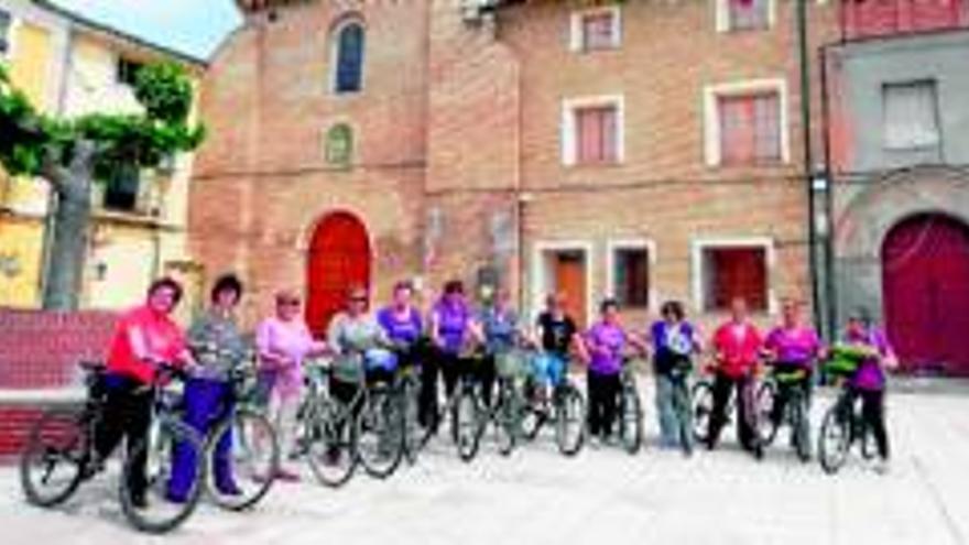 Las mujeres de Bárboles se suben a la bici