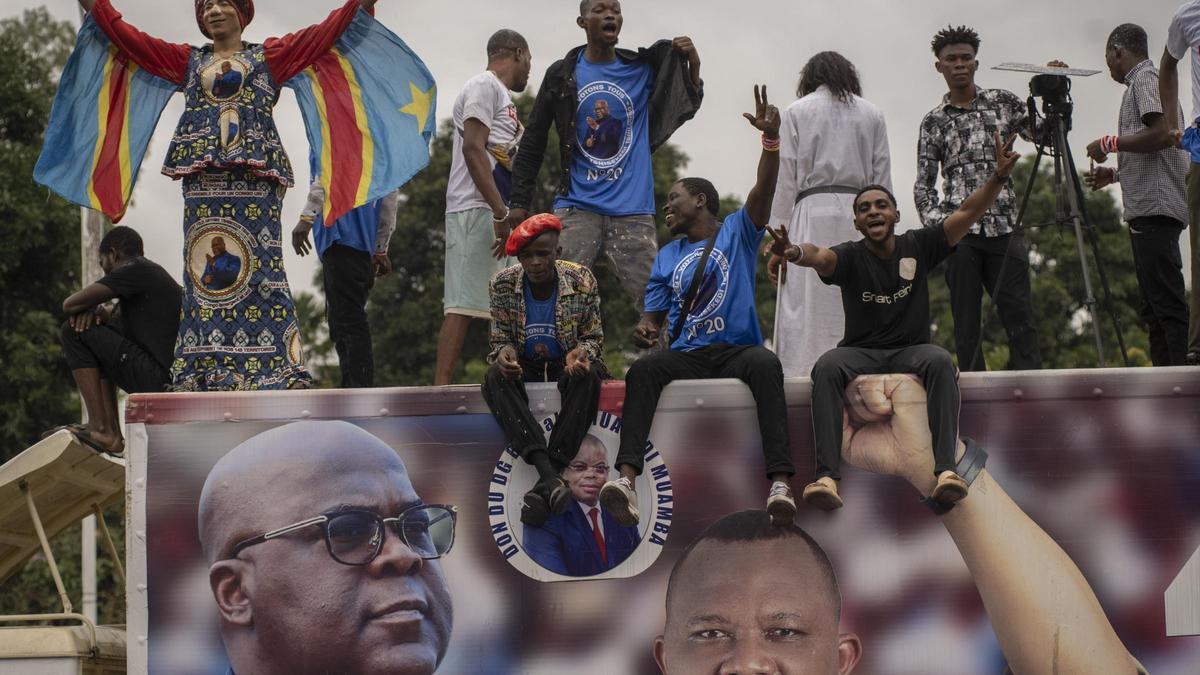 Simpatizantes del presidente Tshiseked celebran los resultados de las elecciones presidenciales en la República Democrática del Congo