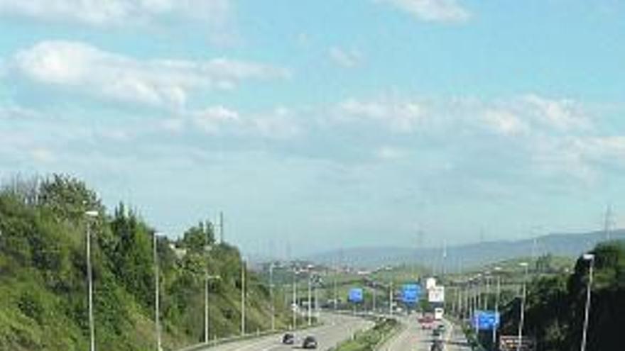 Una vista de un tramo de la autopista «Y» en el concejo de Gijón.