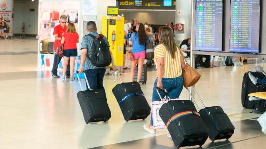 Pasajeros en el aeropuerto de Gran Canaria.