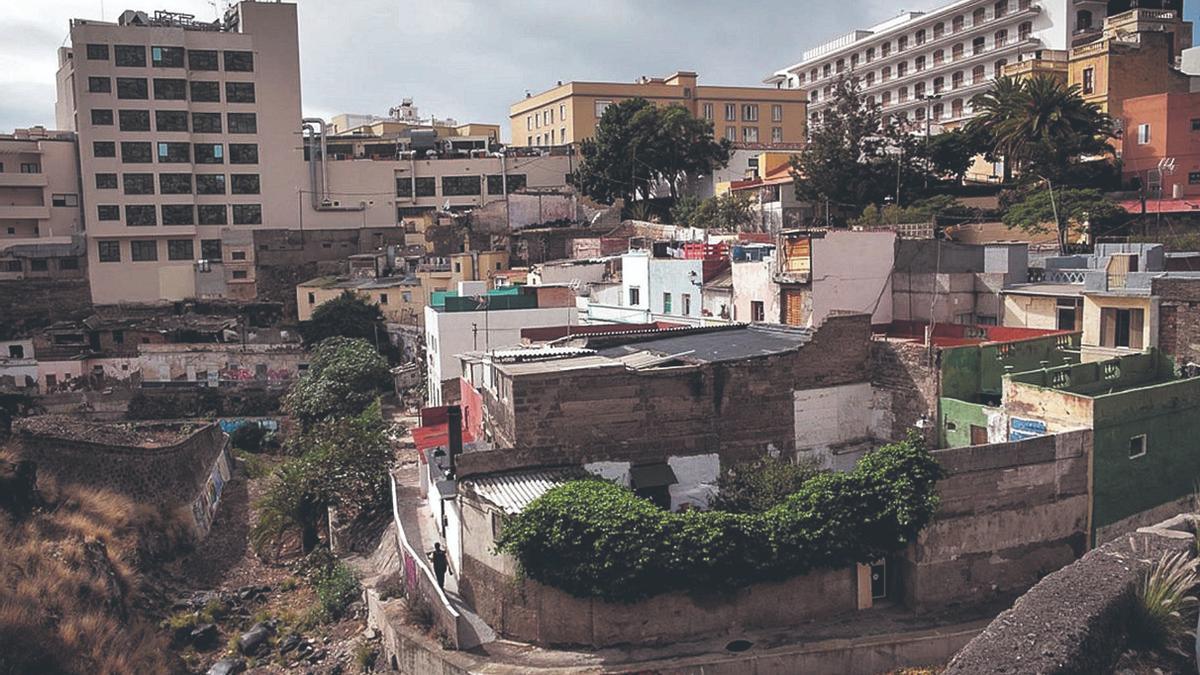 Uno de los núcleos de construcciones precarias que salpican las zonas metropolitanas de Canarias.