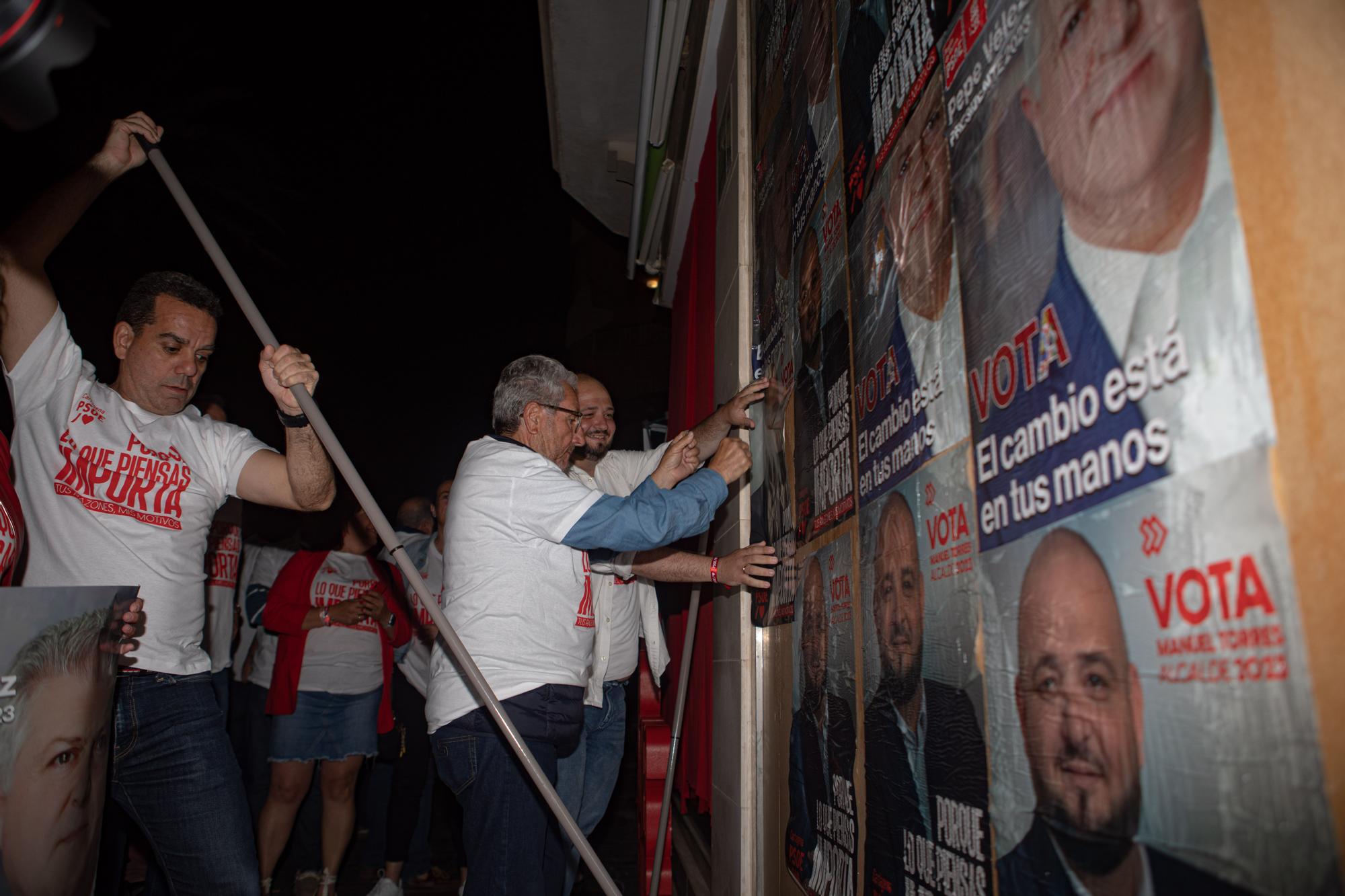 FOTOS: Cartagena abre la campaña electoral con la pegada de carteles