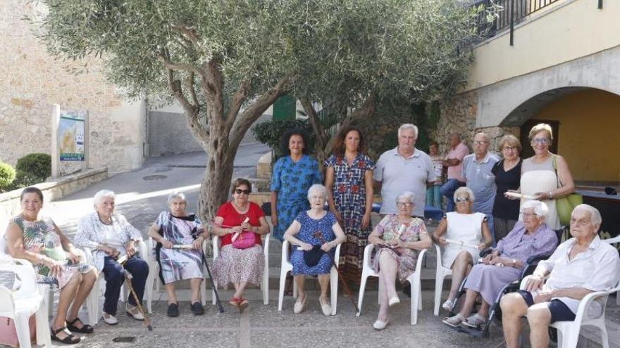 Rinden un sentido homenaje a las ‘collidores’ de Banyalbufar