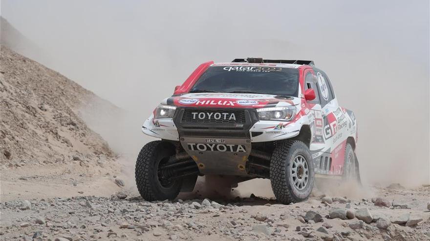 Al-Attiyah aumenta su ventaja en coches en etapa ganada por Loeb