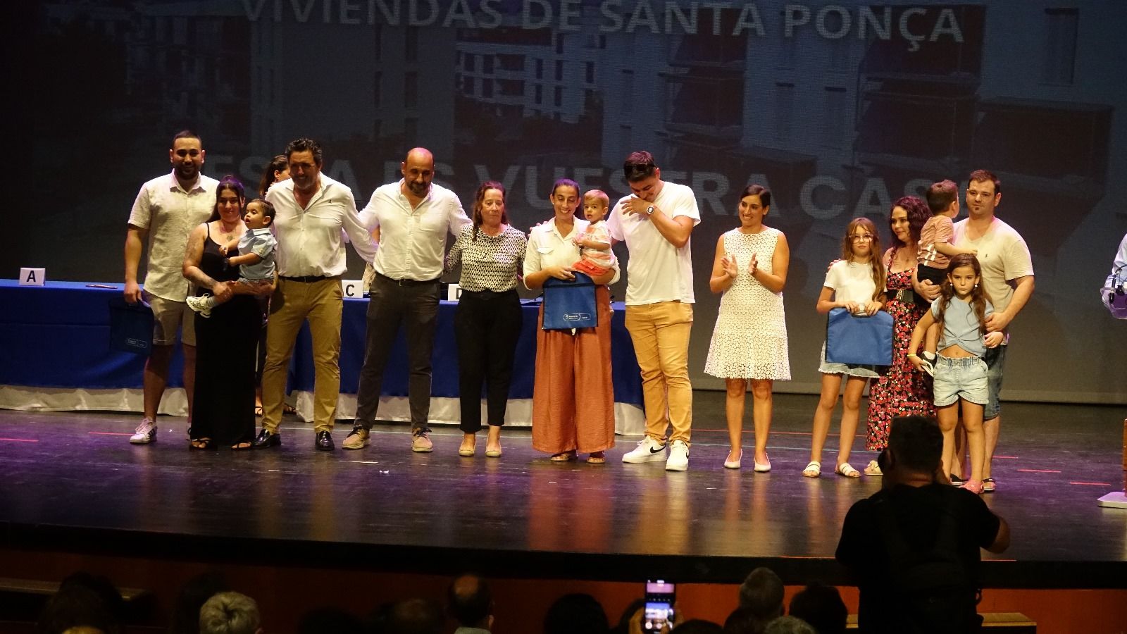 FOTOS | La entrega de llaves de las VPO de Santa Ponça, en imágenes