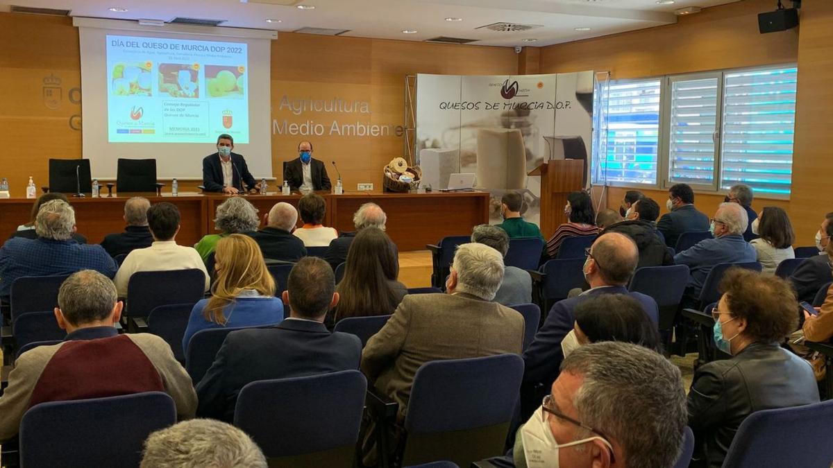 Presentación de la Memoria del Consejo Regulador Quesos de Murcia, en la Consejería.