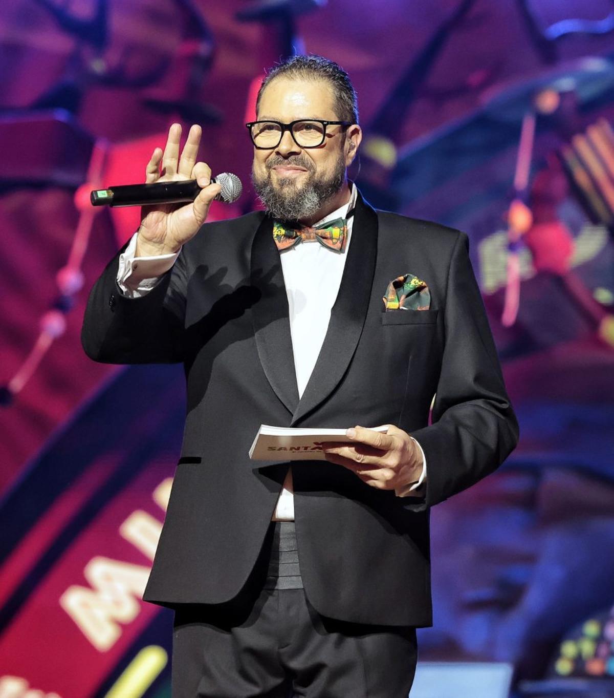 Alexis Hernández, santo y seña del Carnaval chicharrero. | FIRMA