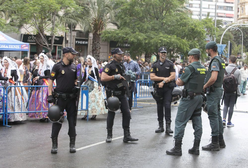 Primera mascletá de las Hogueras del 90 aniversario.