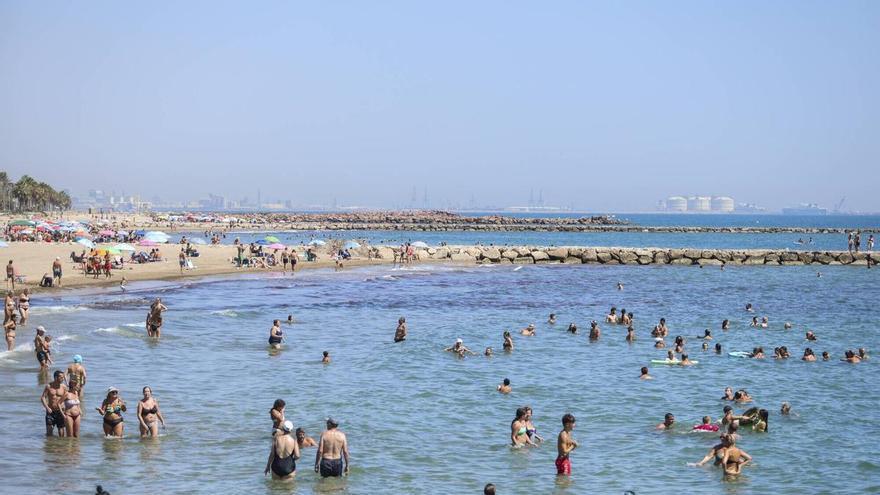Las playas de l'Horta abren la temporada de baño con servicios de vigilancia y accesibilidad reforzados
