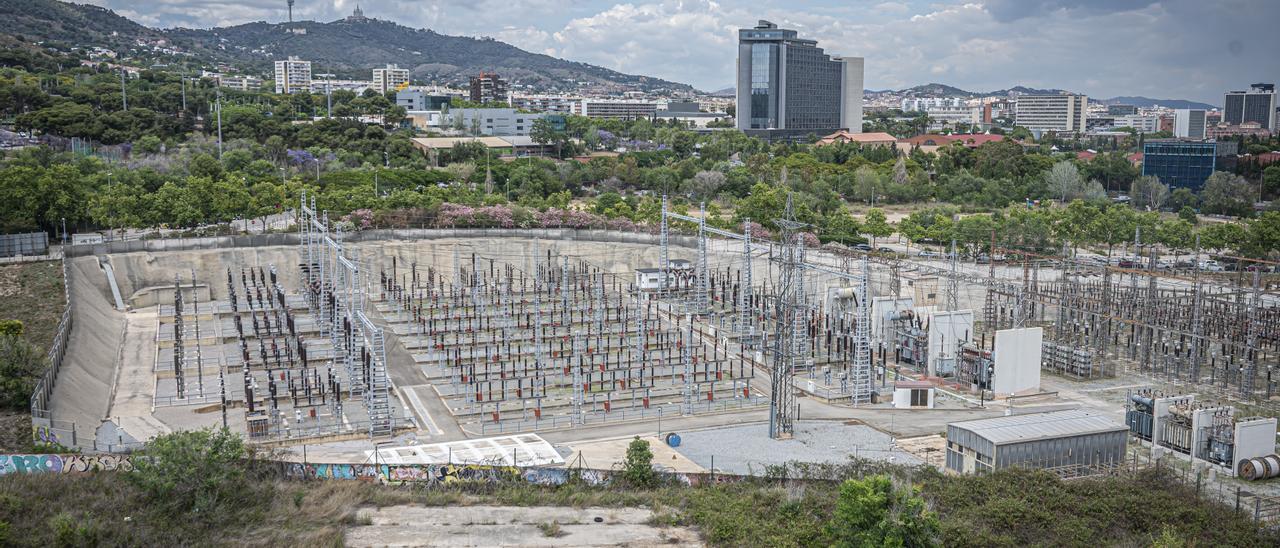 La subestación eléctrica en Can Rigal, en la intersección de Barcelona, L'Hospitalet y Esplugues.