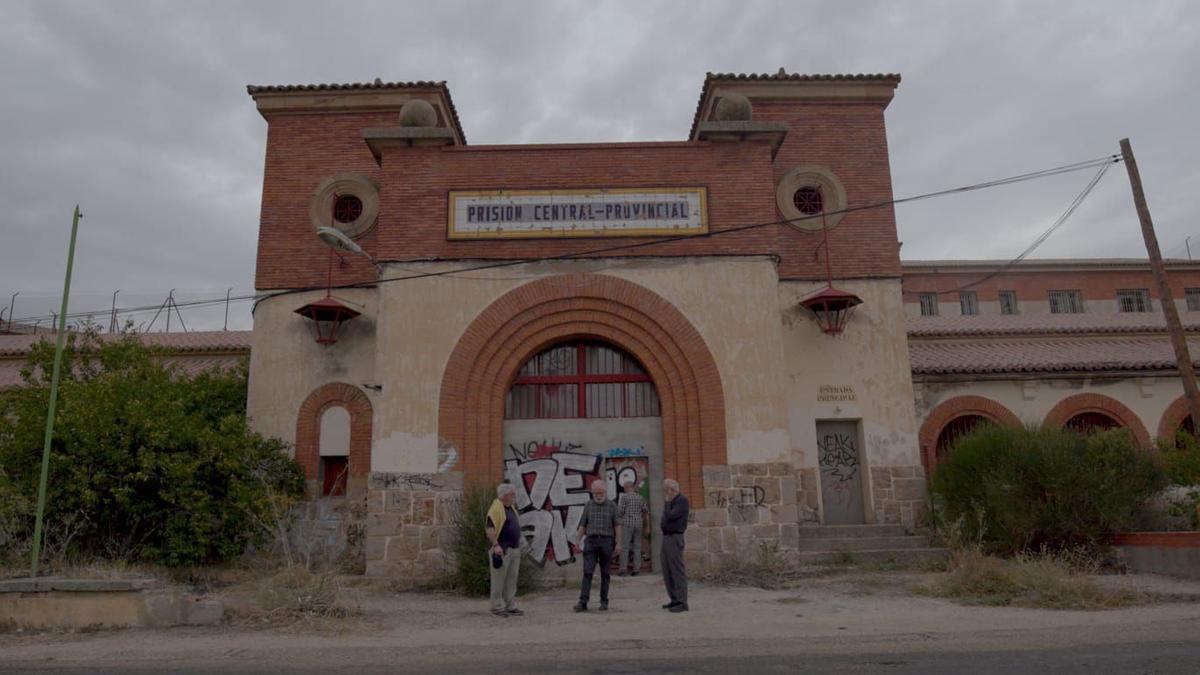 Los protagonistas del documental, en la cárcel de Zamora